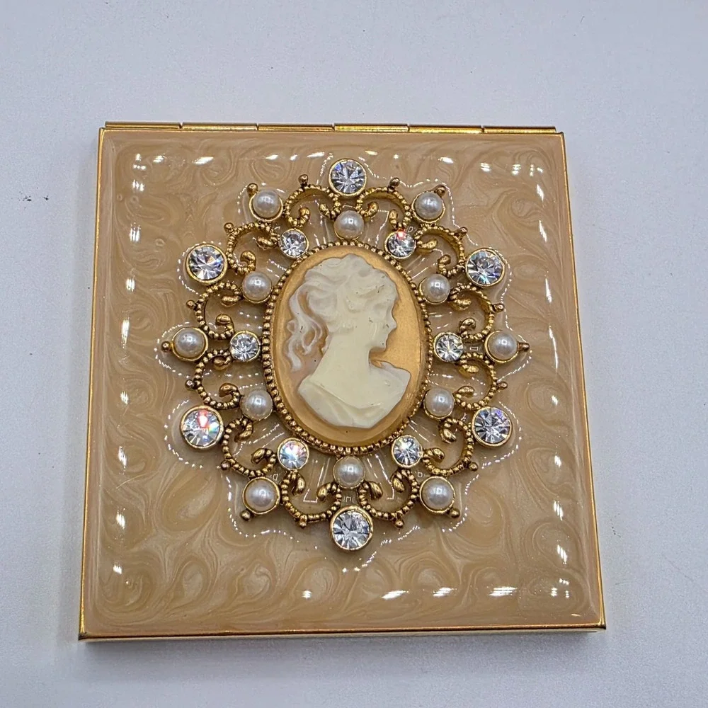 Vintage Cameo Compact Mirror Rhinestone‎ Pearl Gold Trim Lighted Makeup Ornate